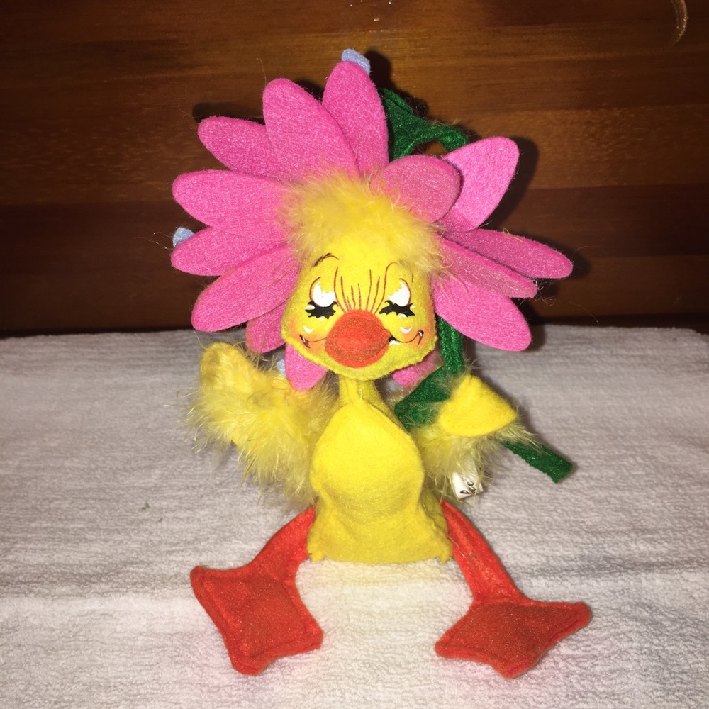 Annalee Easter 2014 Duck with Flower Hat
